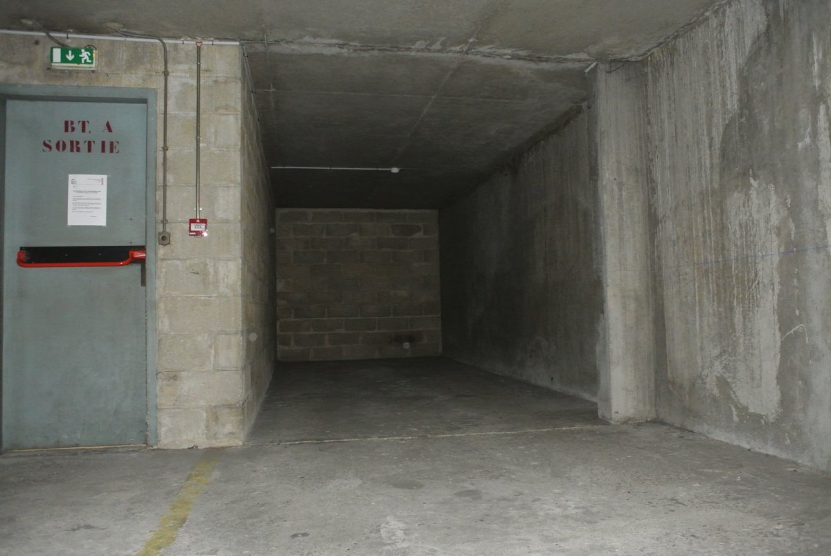 Location Parking  - 14.54m² 75015 Paris