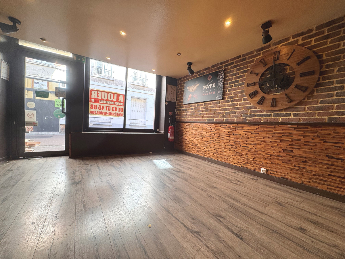 Location Boutique  2 pièces - 55m² 92500 Rueil-malmaison