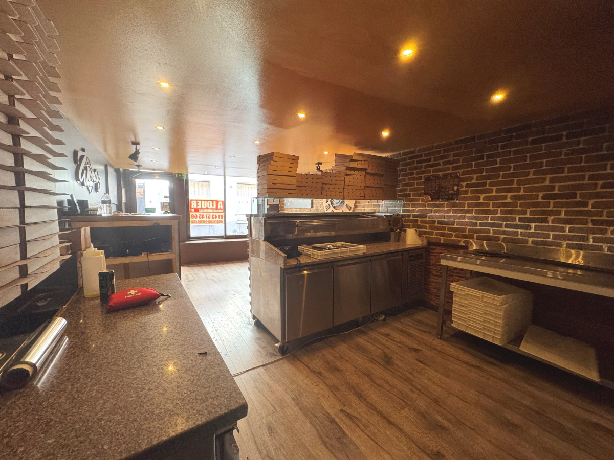 Location Boutique  2 pièces - 55m² 92500 Rueil-malmaison