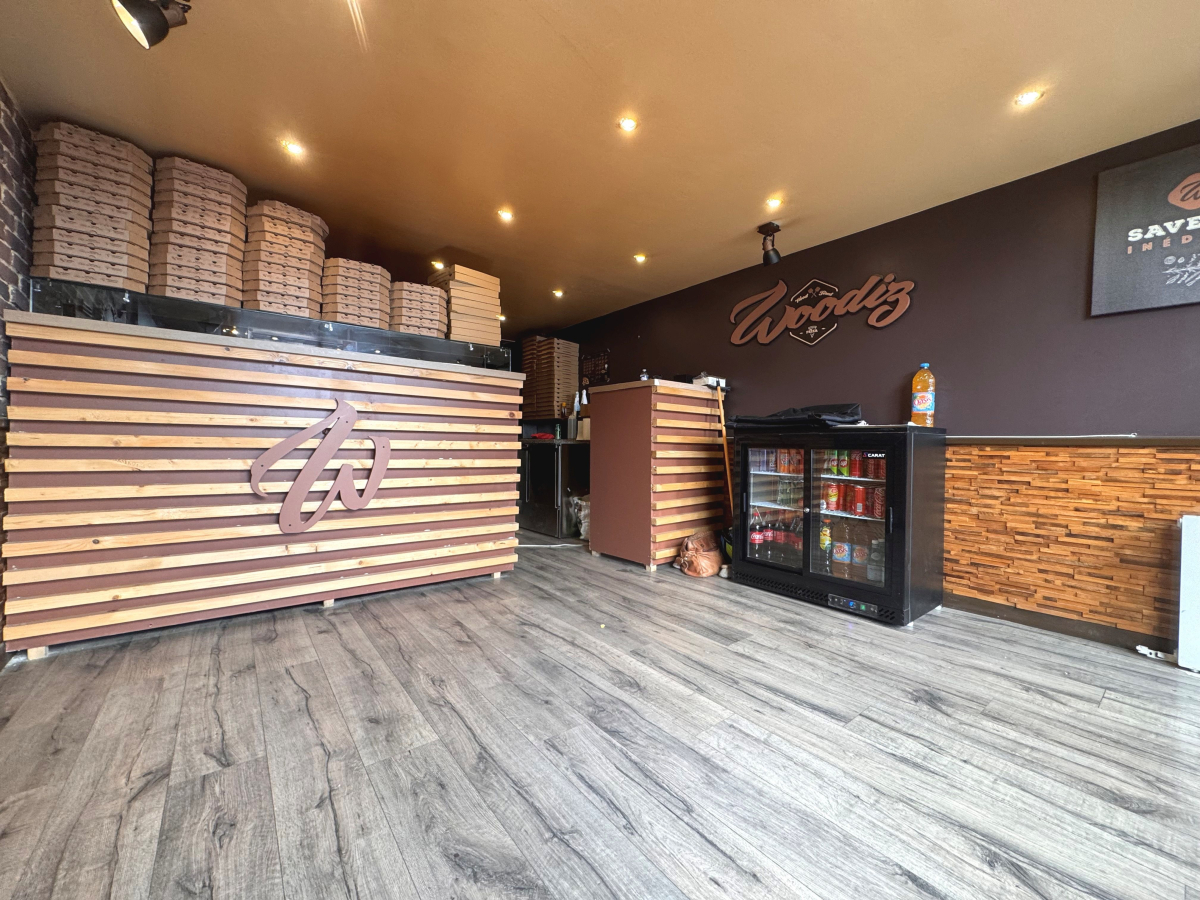 Location Boutique  2 pièces - 55m² 92500 Rueil-malmaison