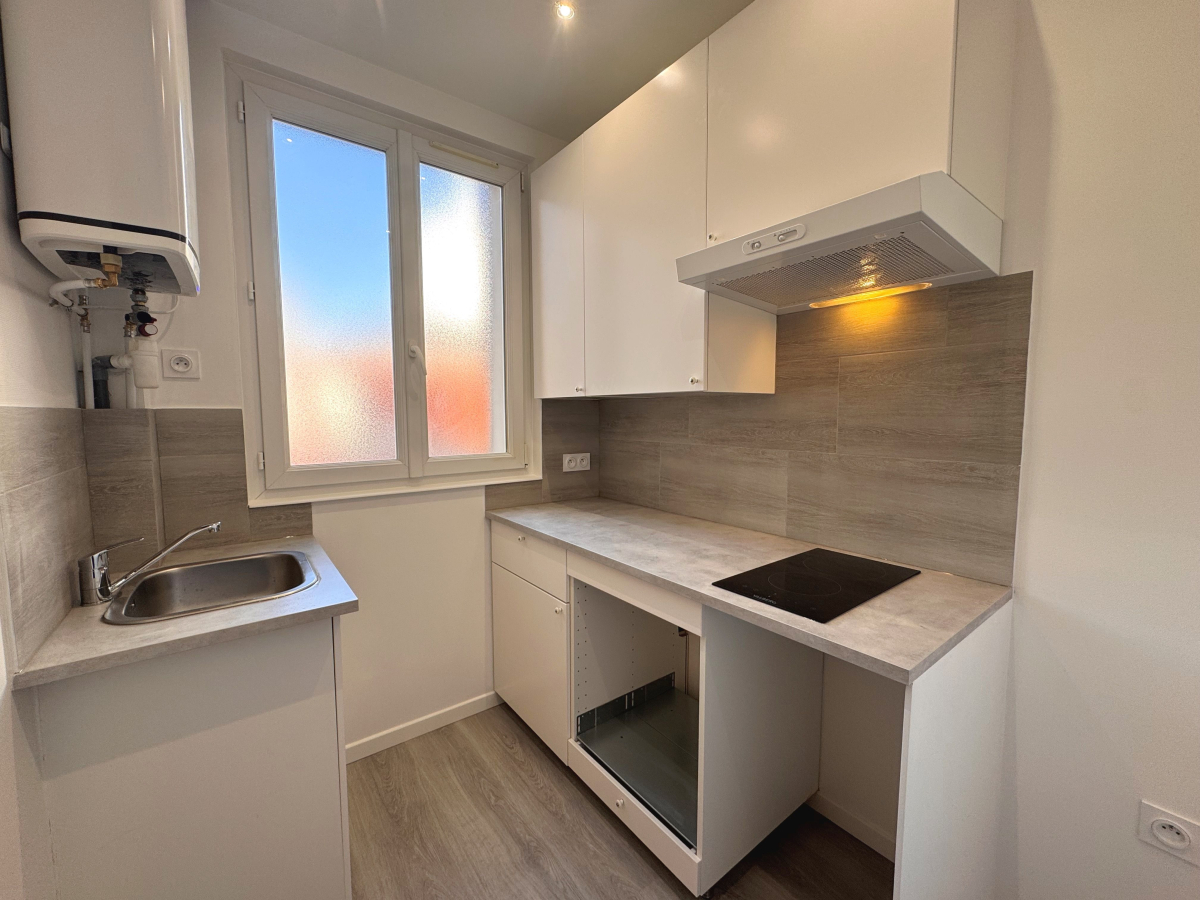 Location Appartement  2 pièces - 47m² 93400 Saint-ouen