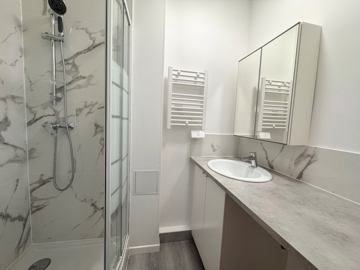 Location Appartement  2 pièces - 47m² 93400 Saint-ouen