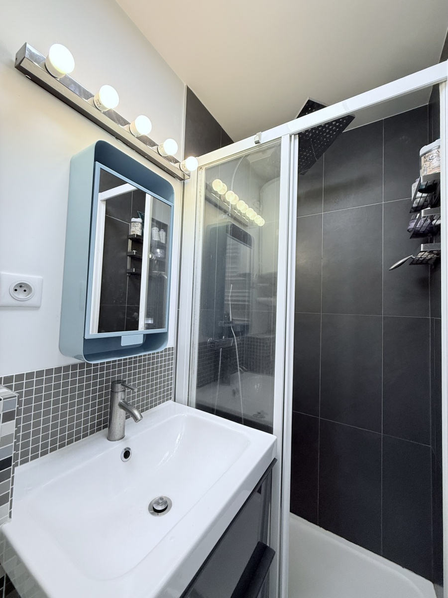 Location Appartement meublé 1 pièce (studio) - 27m² 75009 Paris