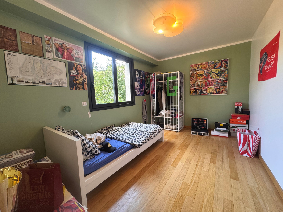 Location Maison meublé 9 pièces - 384.71m² 93160 Noisy-le-grand