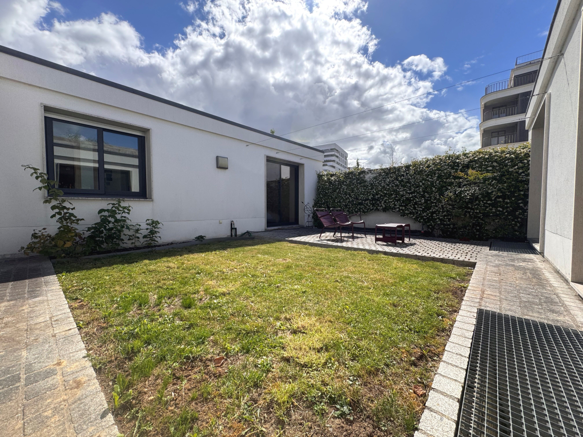 Location Maison meublé 9 pièces - 384.71m² 93160 Noisy-le-grand