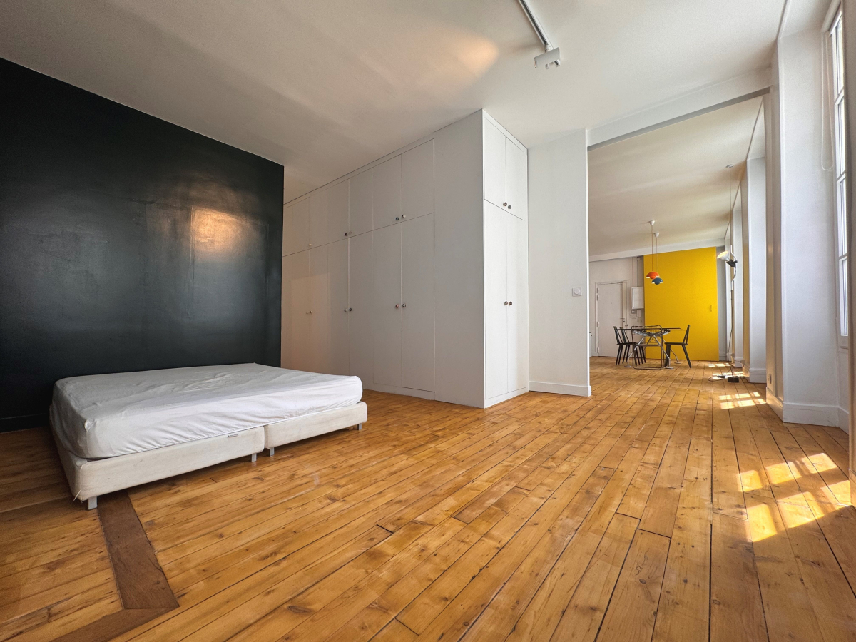 Location Appartement meublé 2 pièces - 73m² 75011 Paris