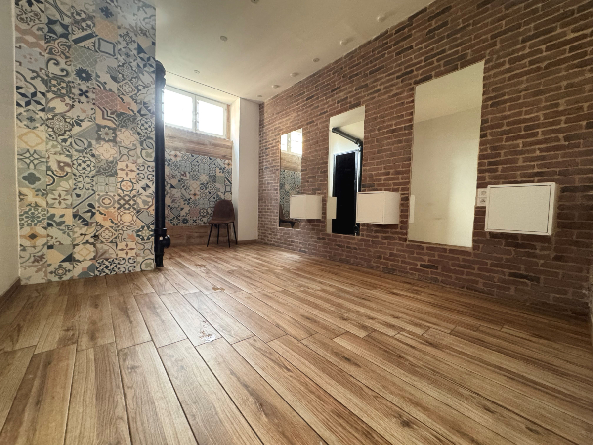 Location Boutique  2 pièces - 28.16m² 94210 La Varenne Saint Hilaire