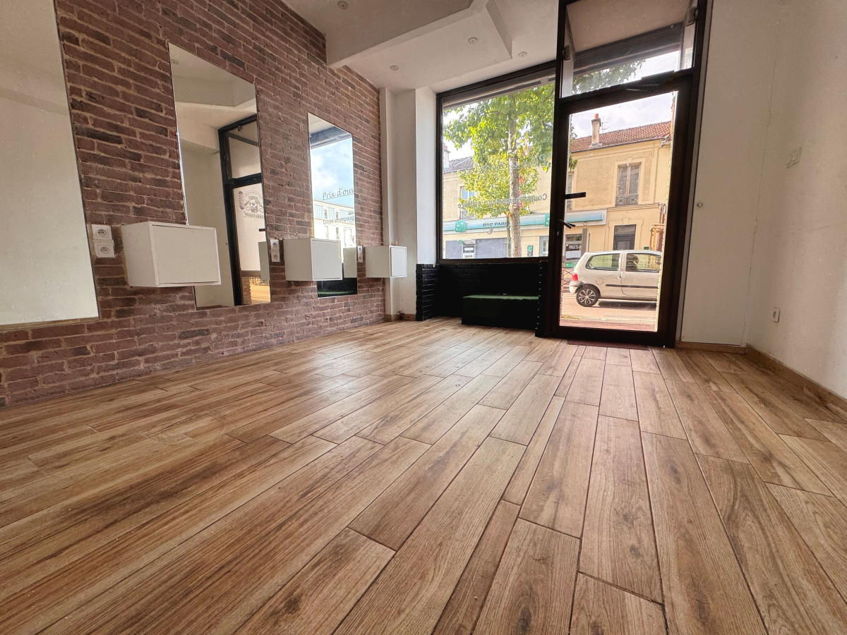 Location Boutique  2 pièces - 28.16m² 94210 La Varenne Saint Hilaire
