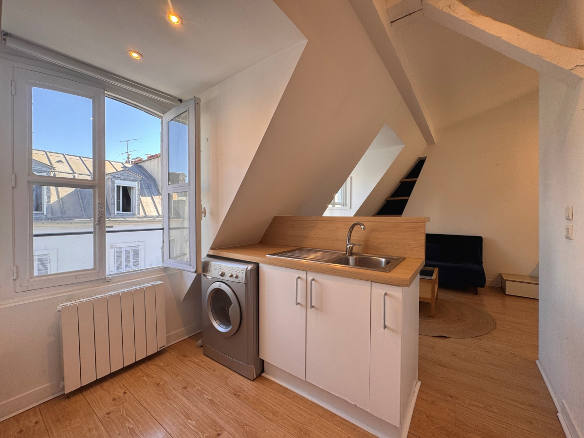 Location Appartement meublé 1 pièce (studio) - 27.78m² 75018 Paris