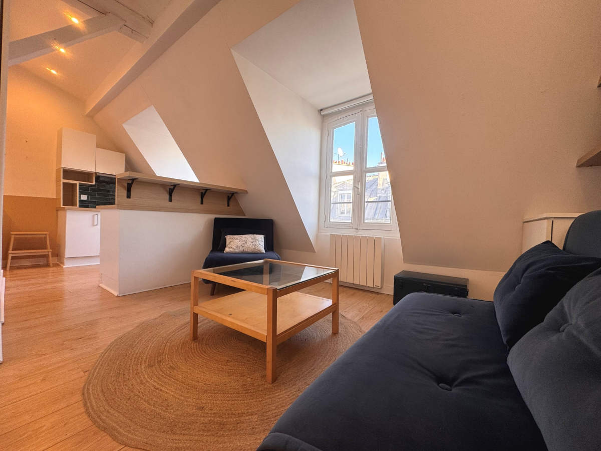 Location Appartement meublé 1 pièce (studio) - 27.78m² 75018 Paris
