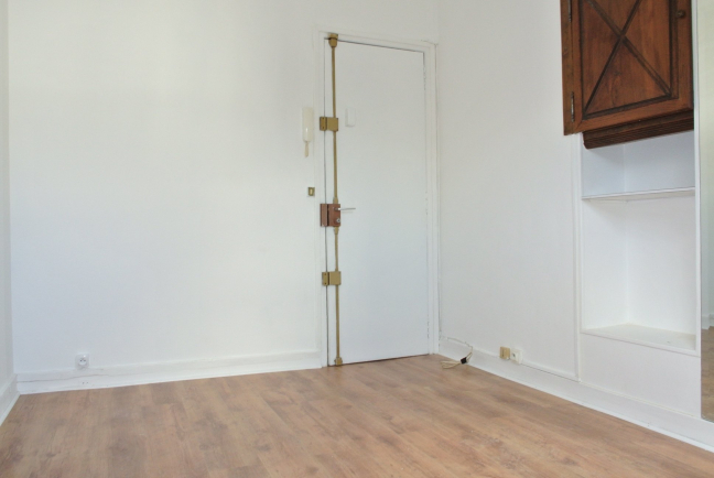 Location Appartement  1 pi�ce (studio) - 16.32m� 75008 Paris