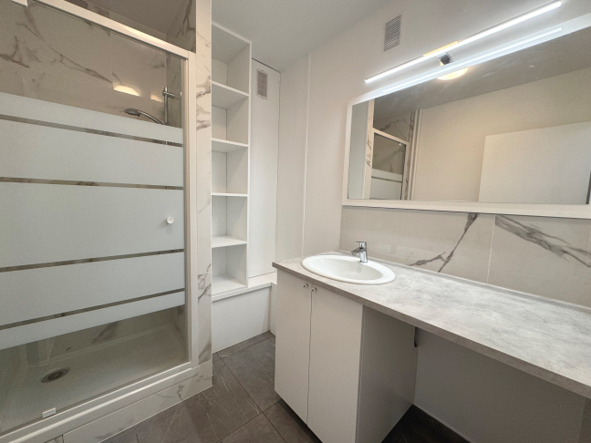 Location Appartement  2 pi�ces - 50m� 75011 Paris