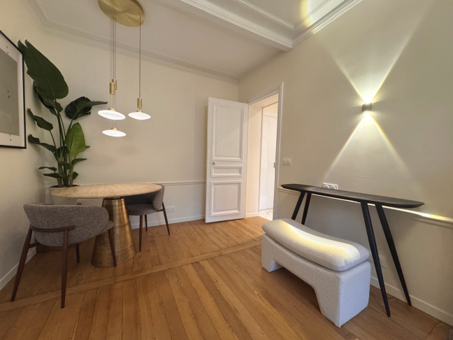 Location Appartement meublé 2 pièces - 32m² 75007 Paris