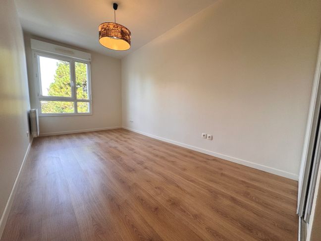 Location Appartement  4 pices - 79.01m 92140 Clamart