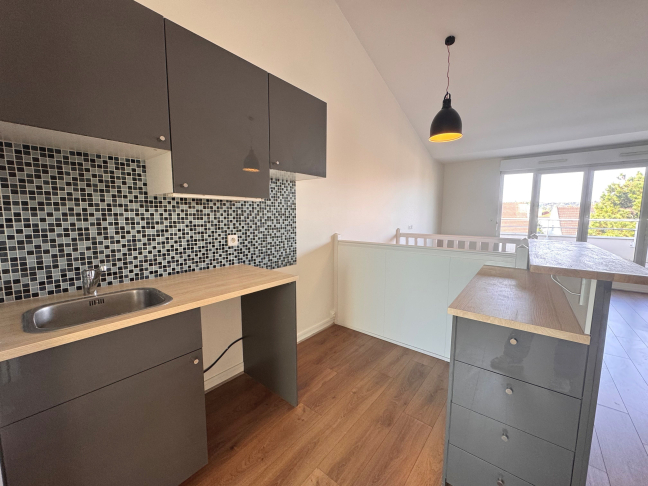 Location Appartement  4 pices - 79.01m 92140 Clamart
