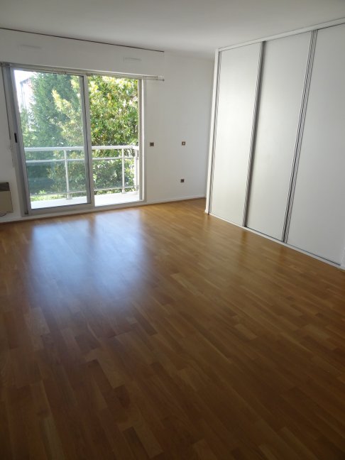 Location Appartement  1 pice (studio) - 35m 92120 Montrouge