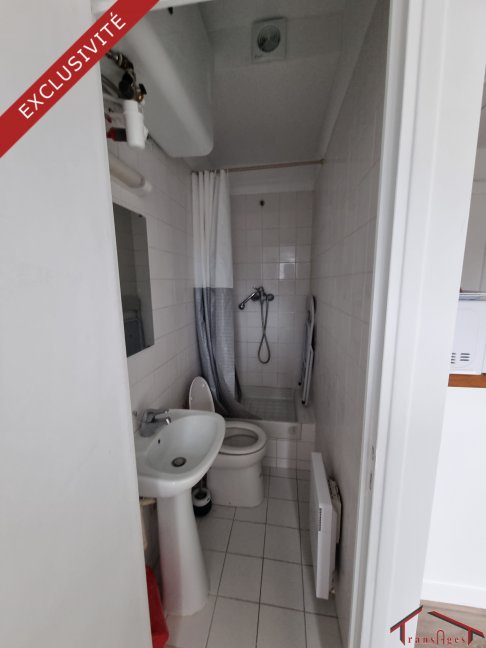 Location Appartement meublé 1 pièce (studio) - 10.1m² 75008 Paris