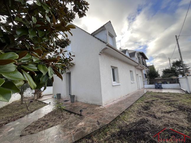 Vente Maison  6 pi�ces - 132m� 78390 Bois-d'arcy