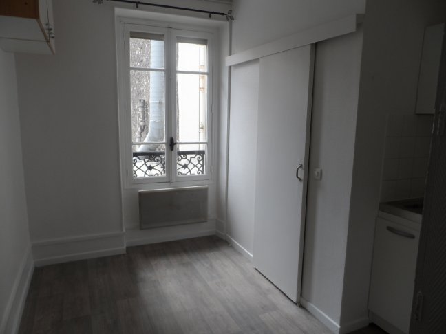 Location Appartement  1 pice (studio) - 10.3m 75017 Paris